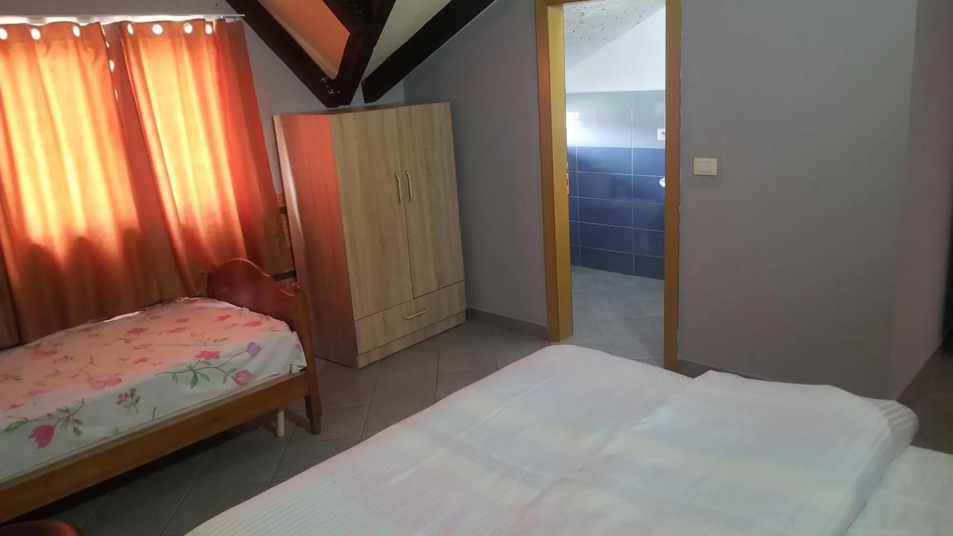 Hotel Culaj Koplik アルバニア