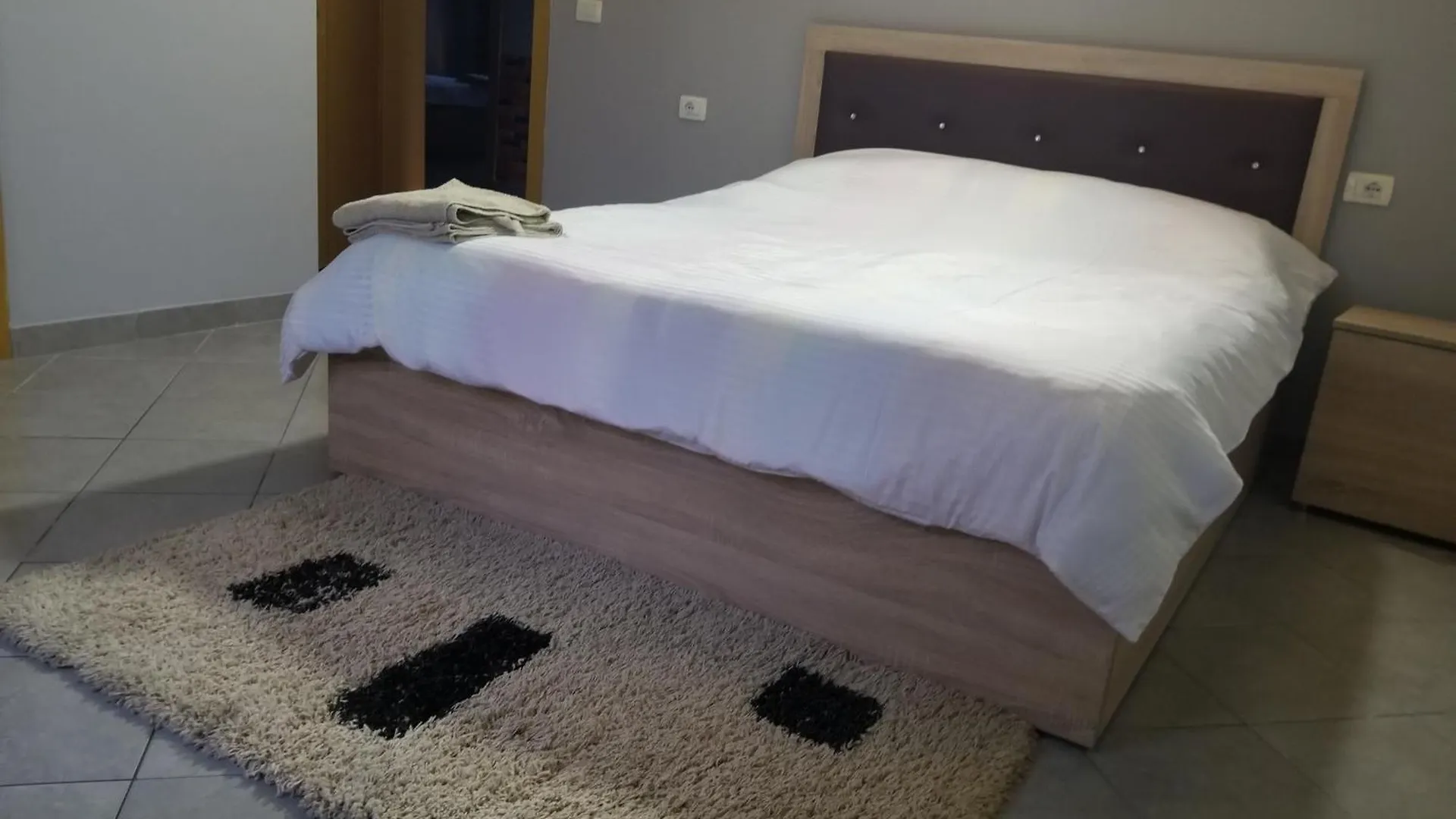 Hotel Culaj Koplik ベッド・アンド・ブレックファスト